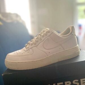Nike Air Force 1s '07